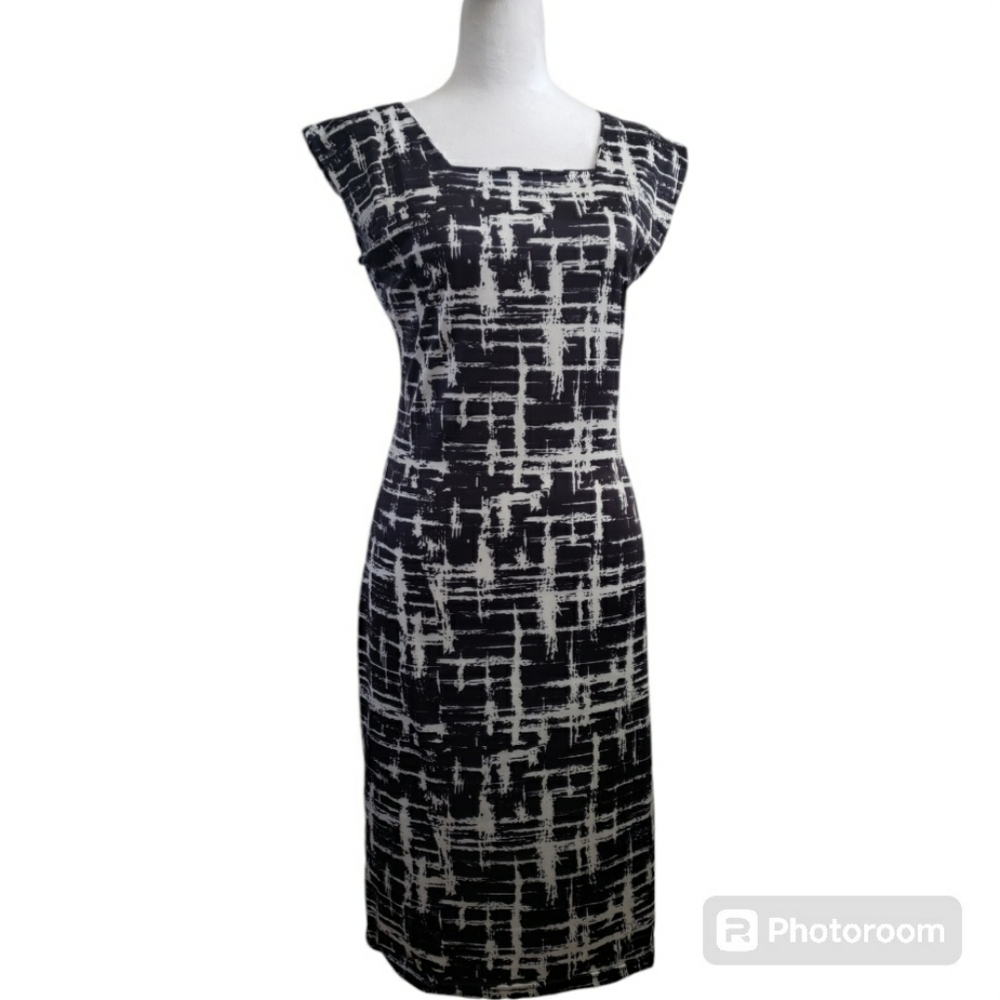 Woman's Bodycon Printed Black-White Dress - Size L